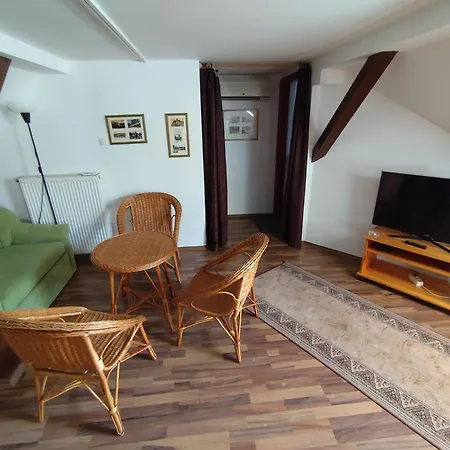 Franko Tanya Vendeghaz